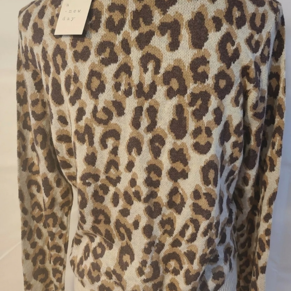 Sweater - Picture 2 of 3